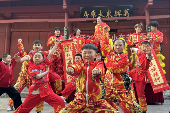 宛城区:社区春晚点燃新春邻里欢乐祥和氛围